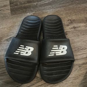 New balance men’s wide slides